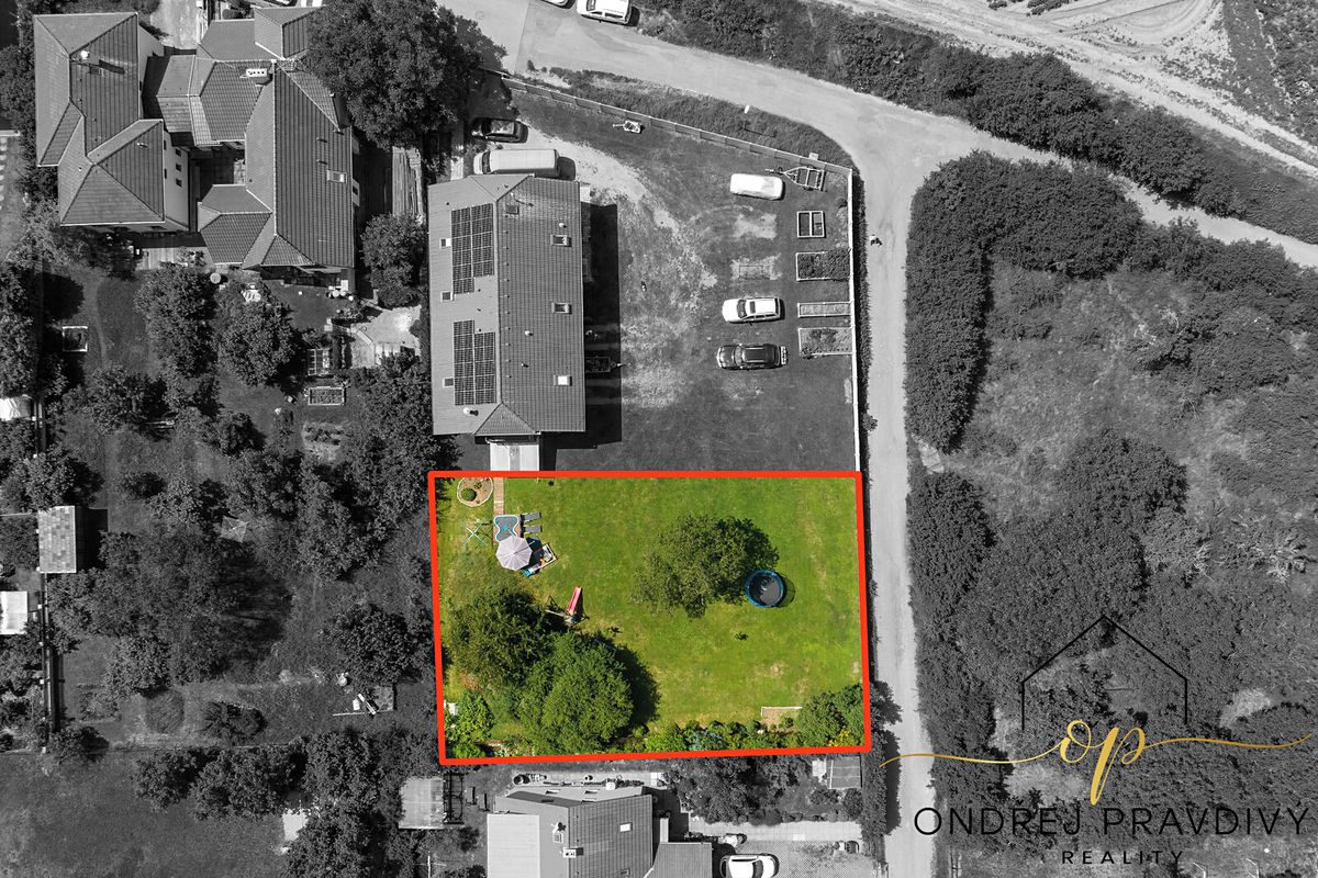Prodej stavebního pozemku 770 m² – fotografie 4