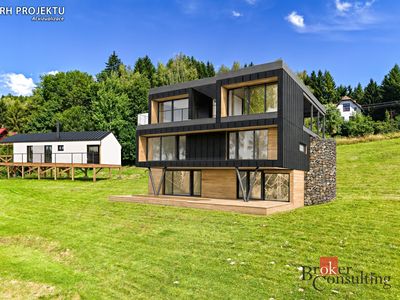 Prodej stavebního pozemku 7018 m²