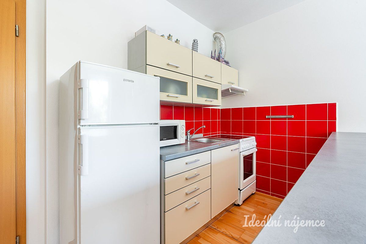 Pronájem bytu 1+kk 32 m² – fotografie 2