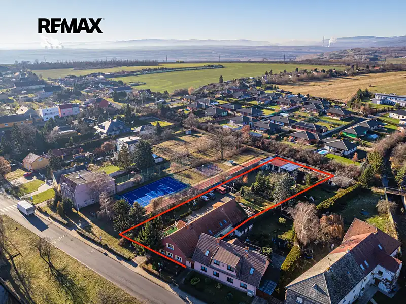 Prodej rodinného domu 350 m², pozemek 1872 m², Spořice – náhled fotky 1