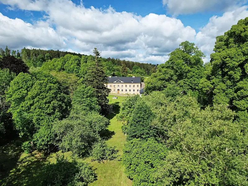Prodej vily 665 m², pozemek 21606 m², Hartmanice – náhled fotky 2
