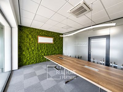 Pronájem kanceláře 563 m²