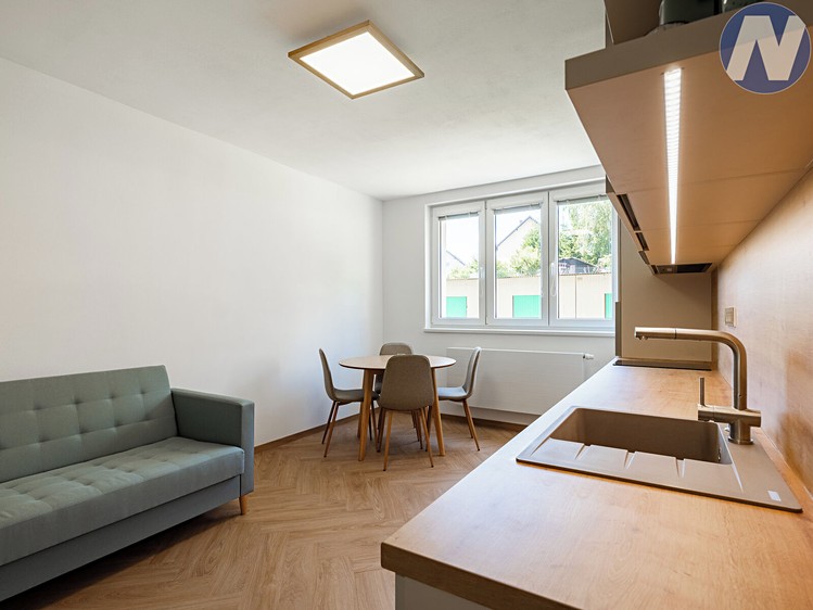 Prodej komerčního prostoru, 34 m² (6 z 16)