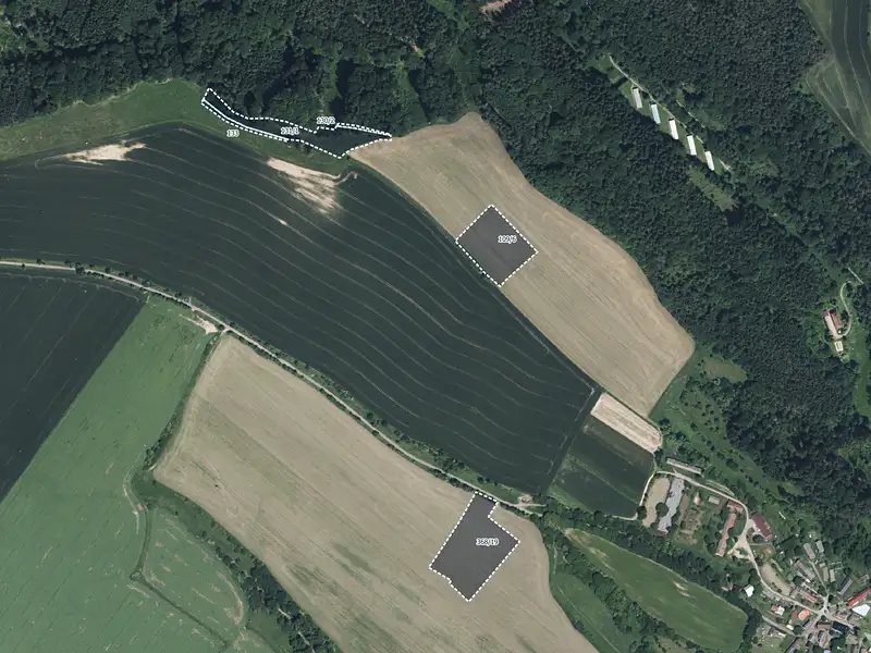 Prodej pole 14184 m², Mukařov – náhled fotky 1