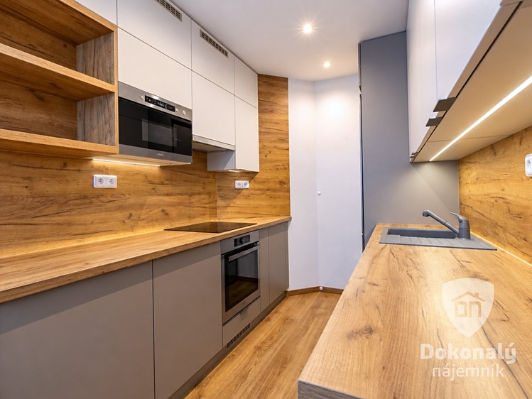 Pronájem bytu 3+kk, 72 m² (4 z 22)