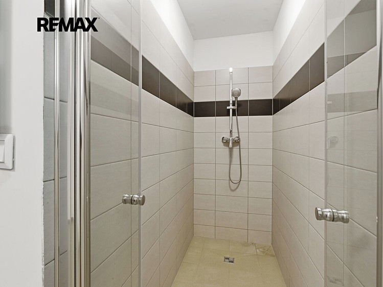 Будинок на продаж, 440 м² (13 з 18)