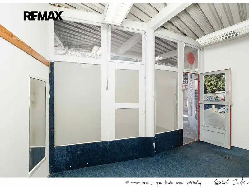 Pronájem obchodního prostoru 20 m², Zlín – náhled fotky 1