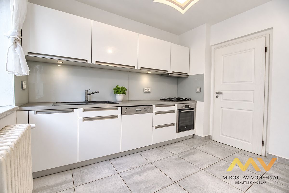 Pronájem bytu 3+1 74 m² – fotografie 2