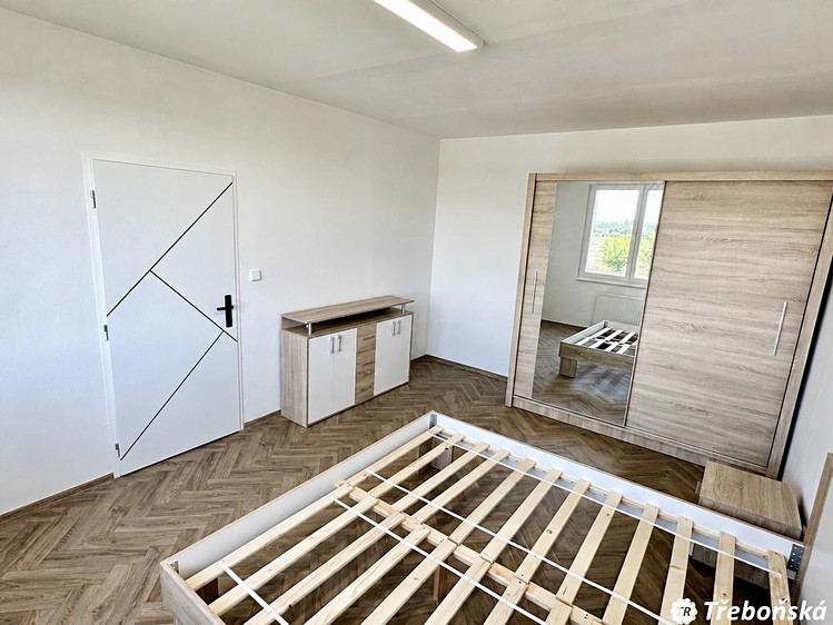 Pronájem bytu 2+1, 56 m² (10 z 21)