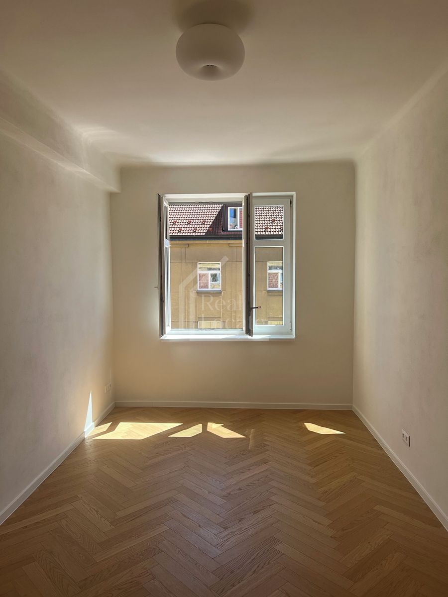 Pronájem bytu 2+kk 50 m² – fotografie 4