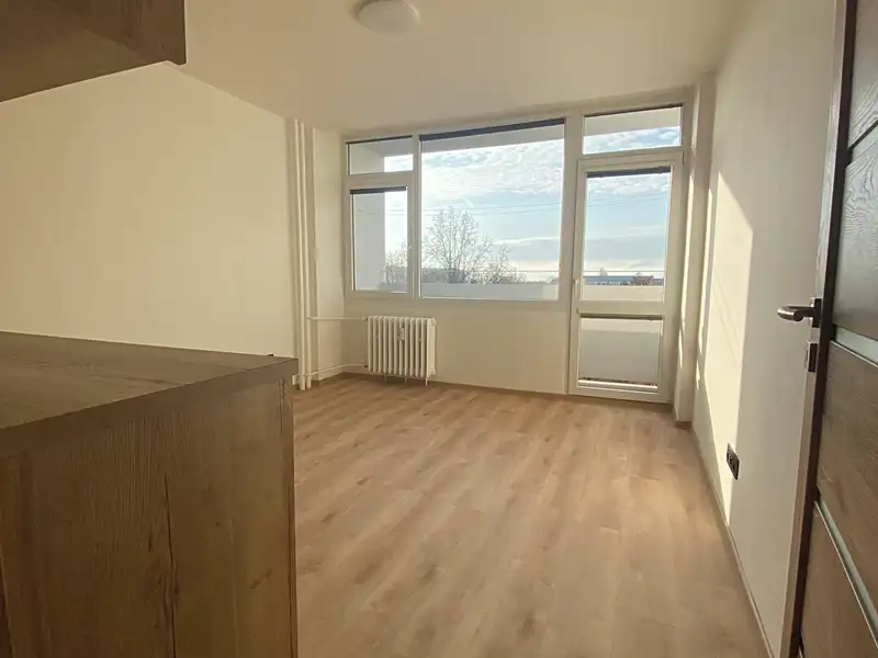 Pronájem bytu 1+kk 22 m², Most – náhled fotky 3