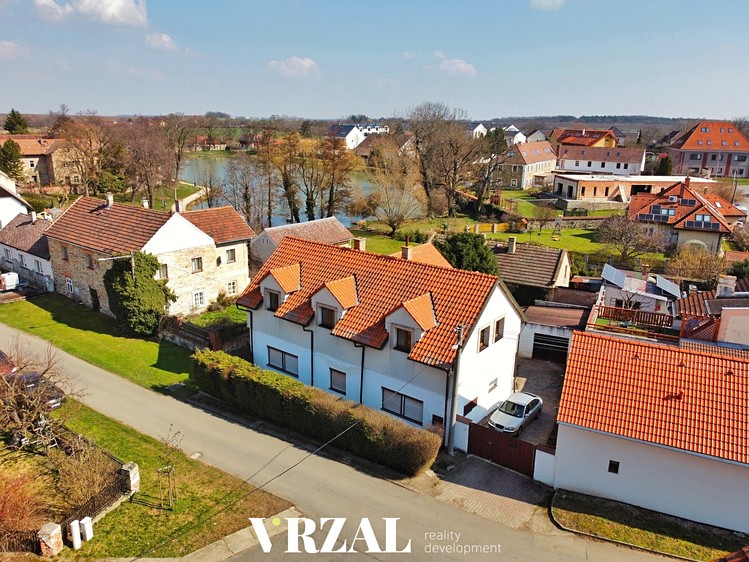 Haus zum Kauf, 189 m² (2 von 31)