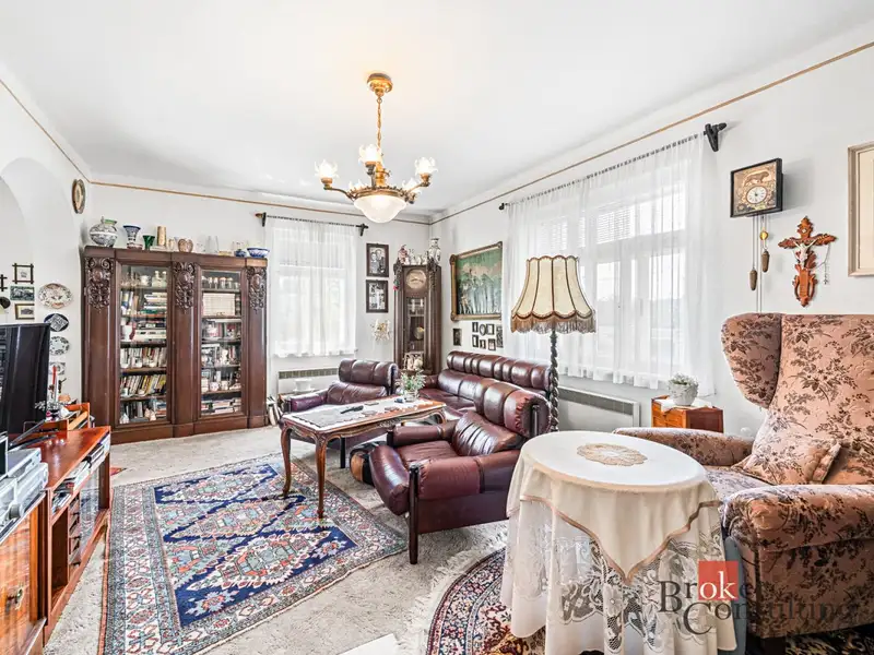 Prodej rodinného domu 236 m², pozemek 676 m², Horšovský Týn – náhled fotky 2