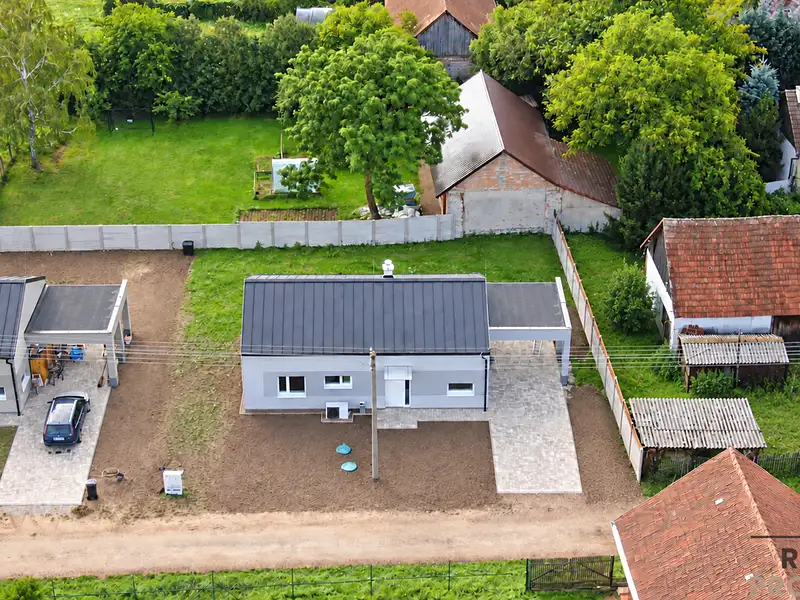 Prodej rodinného domu 123 m², pozemek 567 m², Kladruby nad Labem – náhled fotky 2