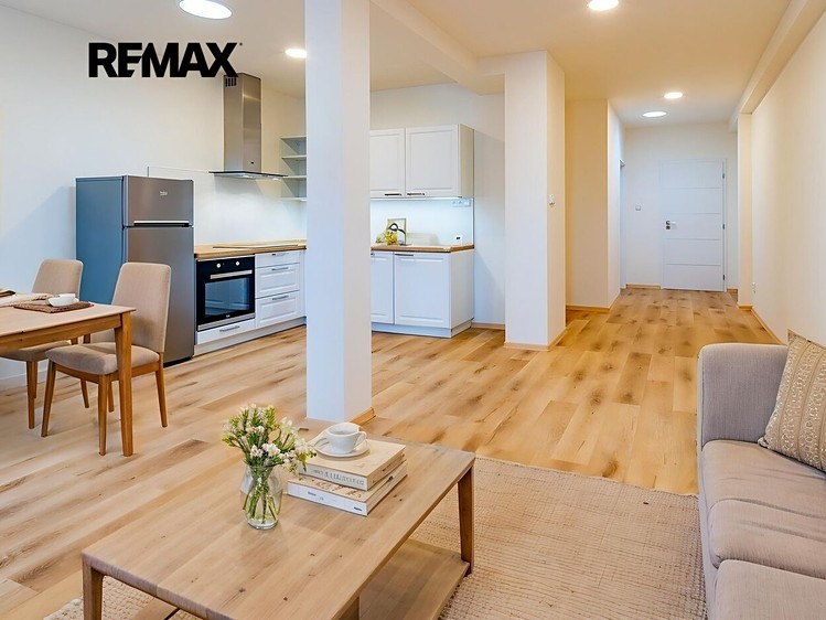 Prodej bytu 2+kk, 63 m² (27 z 55)