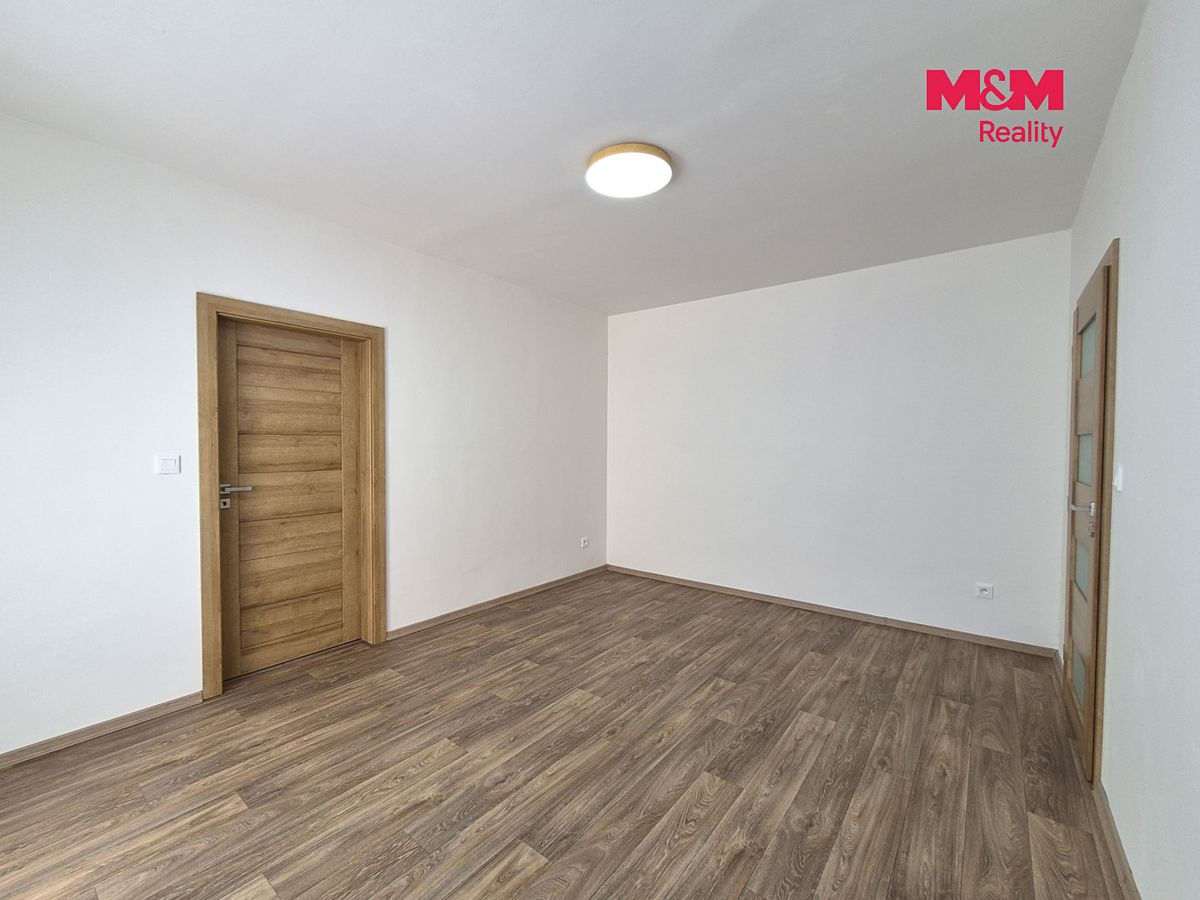 Pronájem bytu 2+1 44 m² – fotografie 4