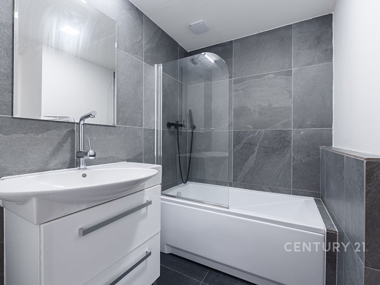 Квартира 4+1 на продаж, 80 м² (1 з 31)