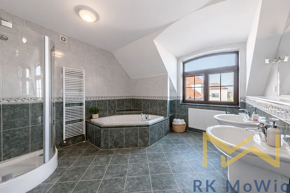 Pronájem rodinného domu 390 m², pozemek 903 m² – fotografie 5
