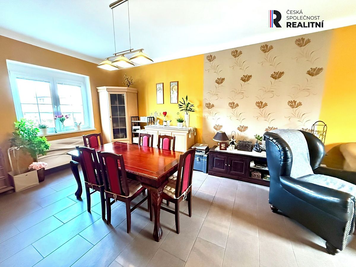 Prodej rodinného domu 200 m², pozemek 621 m² – fotografie 5