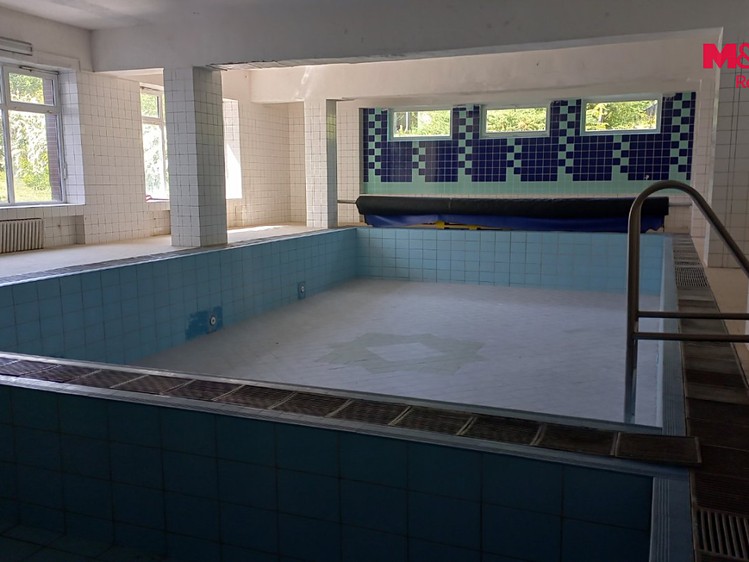 Комерційне приміщення на продаж, 2 200 м² (26 з 30)