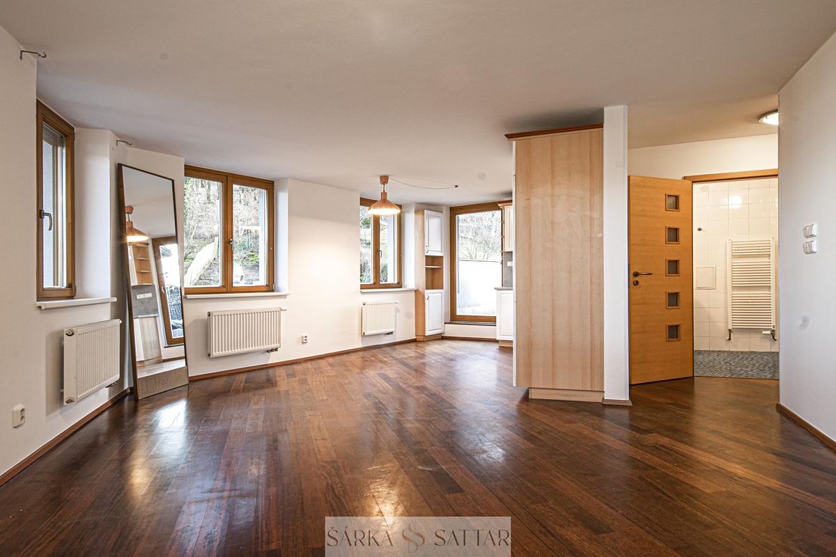 Pronájem bytu 2+kk 54 m² – fotografie 2