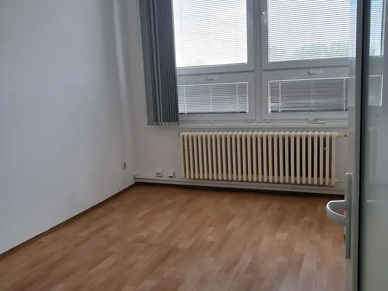 Pronájem kanceláře 192 m², Nymburk – náhled fotky 3