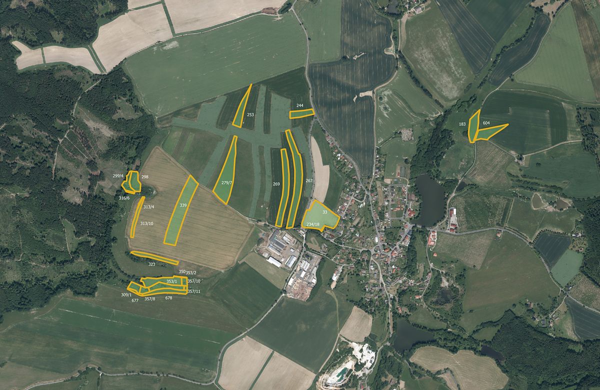 Prodej pole 71012 m²