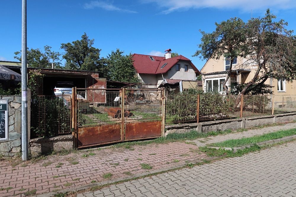 Prodej stavebního pozemku 318 m² – fotografie 2