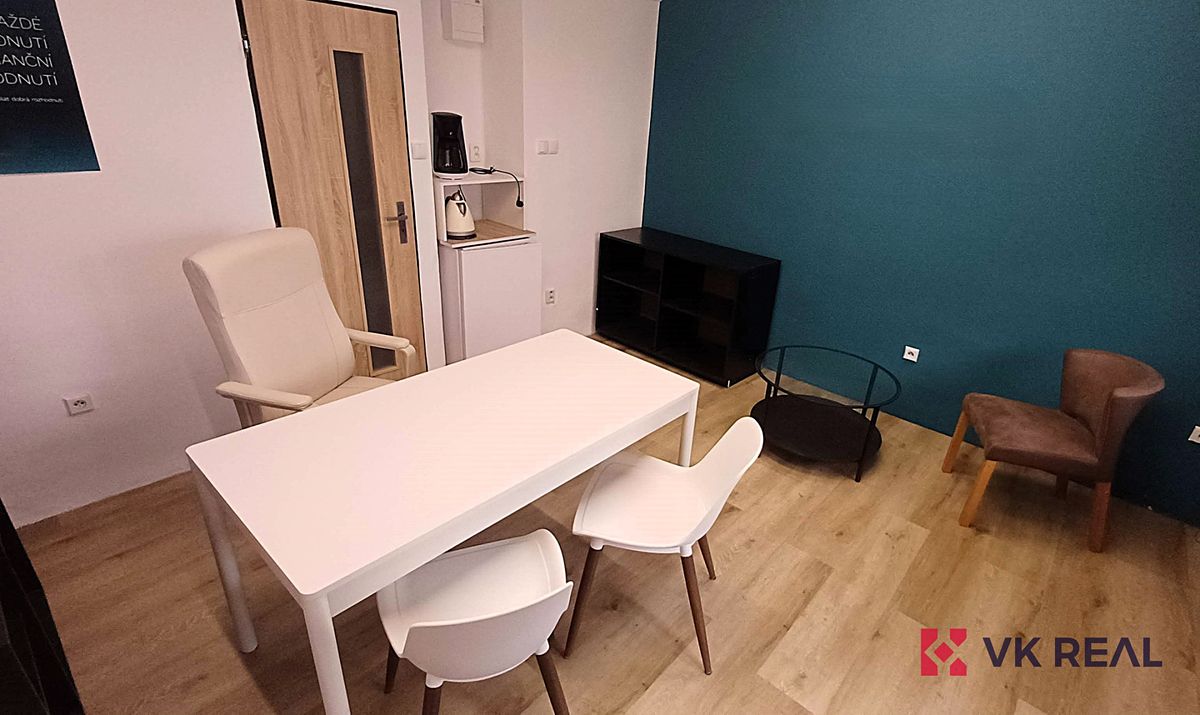 Pronájem obchodního prostoru 20 m² – fotografie 2