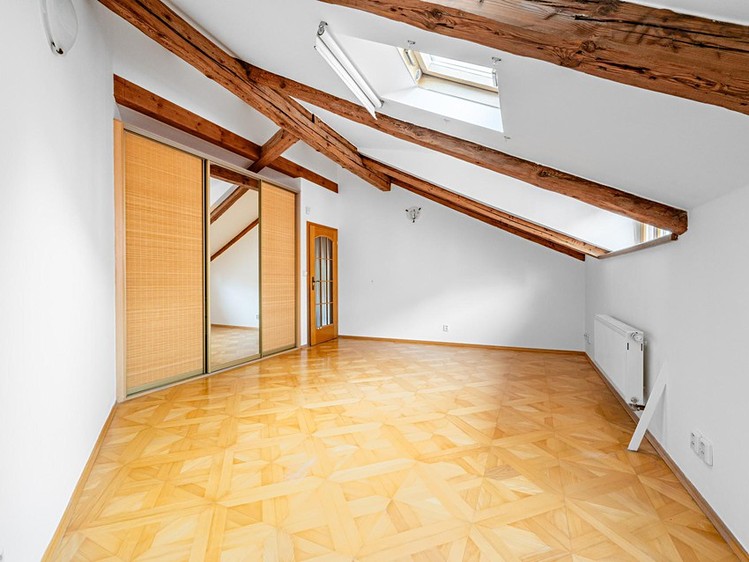 Квартира 4+kk в оренду, 221 м² (16 з 19)