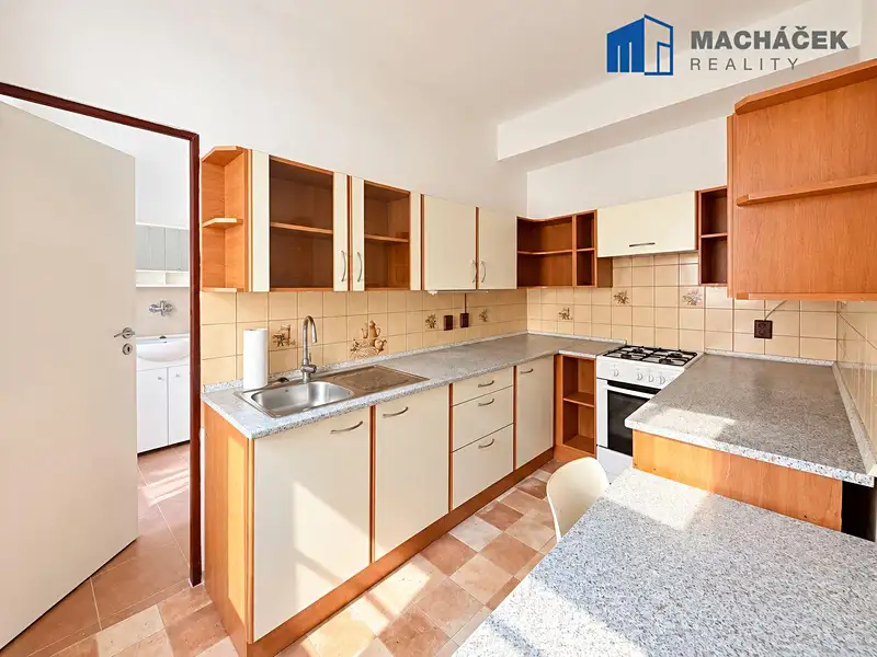 Prodej bytu 3+1 76 m², Teplice – náhled fotky 2