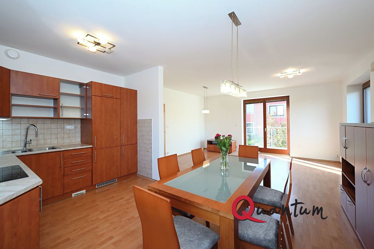 Pronájem rodinného domu 126 m², pozemek 193 m² – fotografie 2