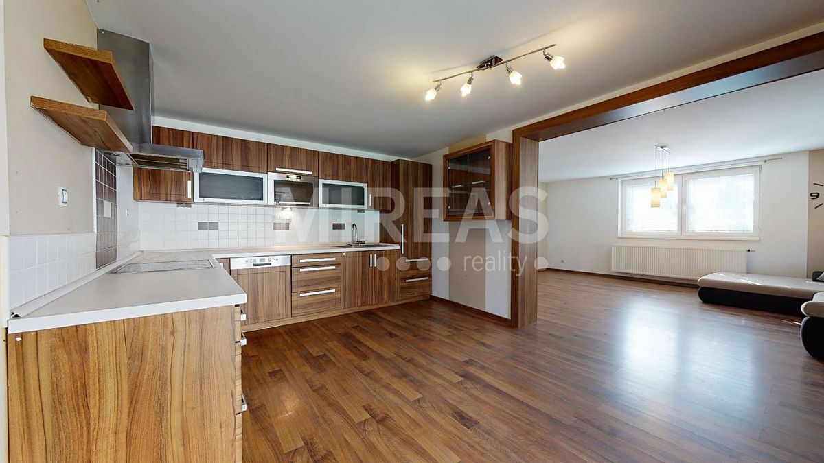 Pronájem rodinného domu 150 m², pozemek 650 m² – fotografie 2