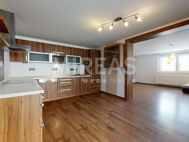 Pronájem rodinného domu 150 m², pozemek 650 m², Straky – náhled fotky 2