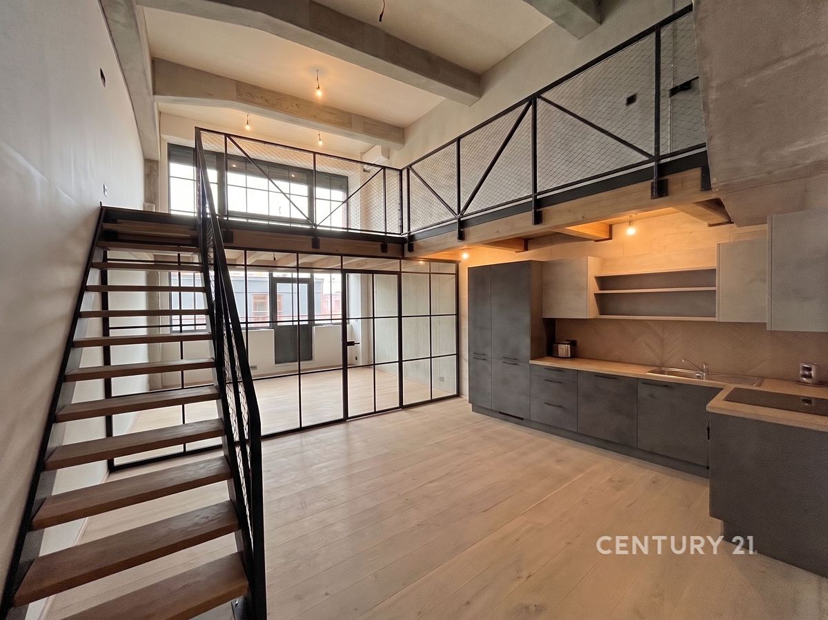 Pronájem bytu 4+kk 91 m² – fotografie 2