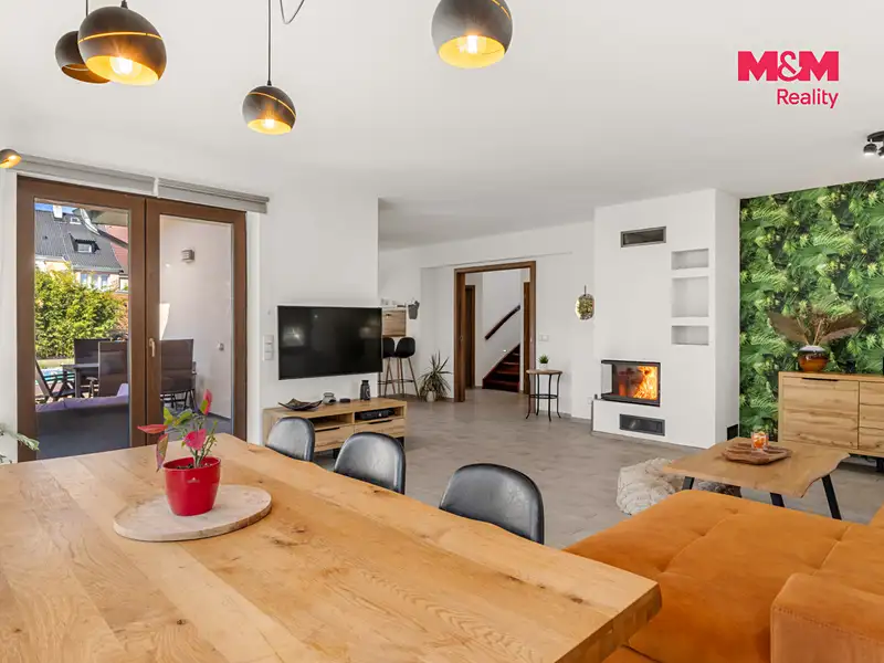 Prodej rodinného domu 212 m², pozemek 931 m², Kladno – náhled fotky 2