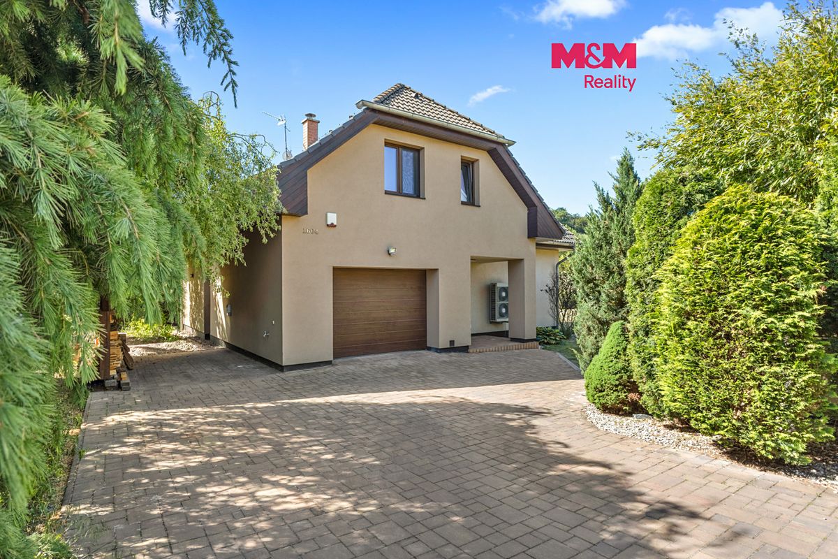 Prodej rodinného domu 212 m², pozemek 931 m²