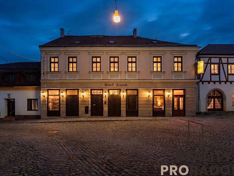 Prodej komerčního prostoru, 1 200 m² (1 z 42)