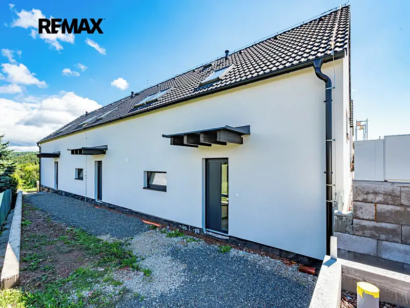 Prodej bytu 4+kk 91 m², Jince – náhled fotky 3