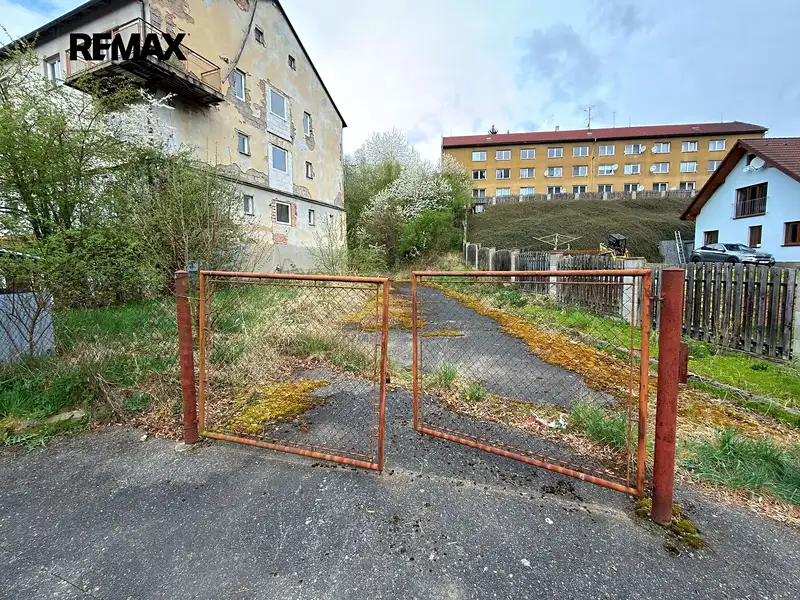 Pronájem pozemku 703 m², Solenice – náhled fotky 2