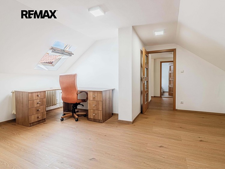 Pronájem domu, 286 m² (26 z 40)