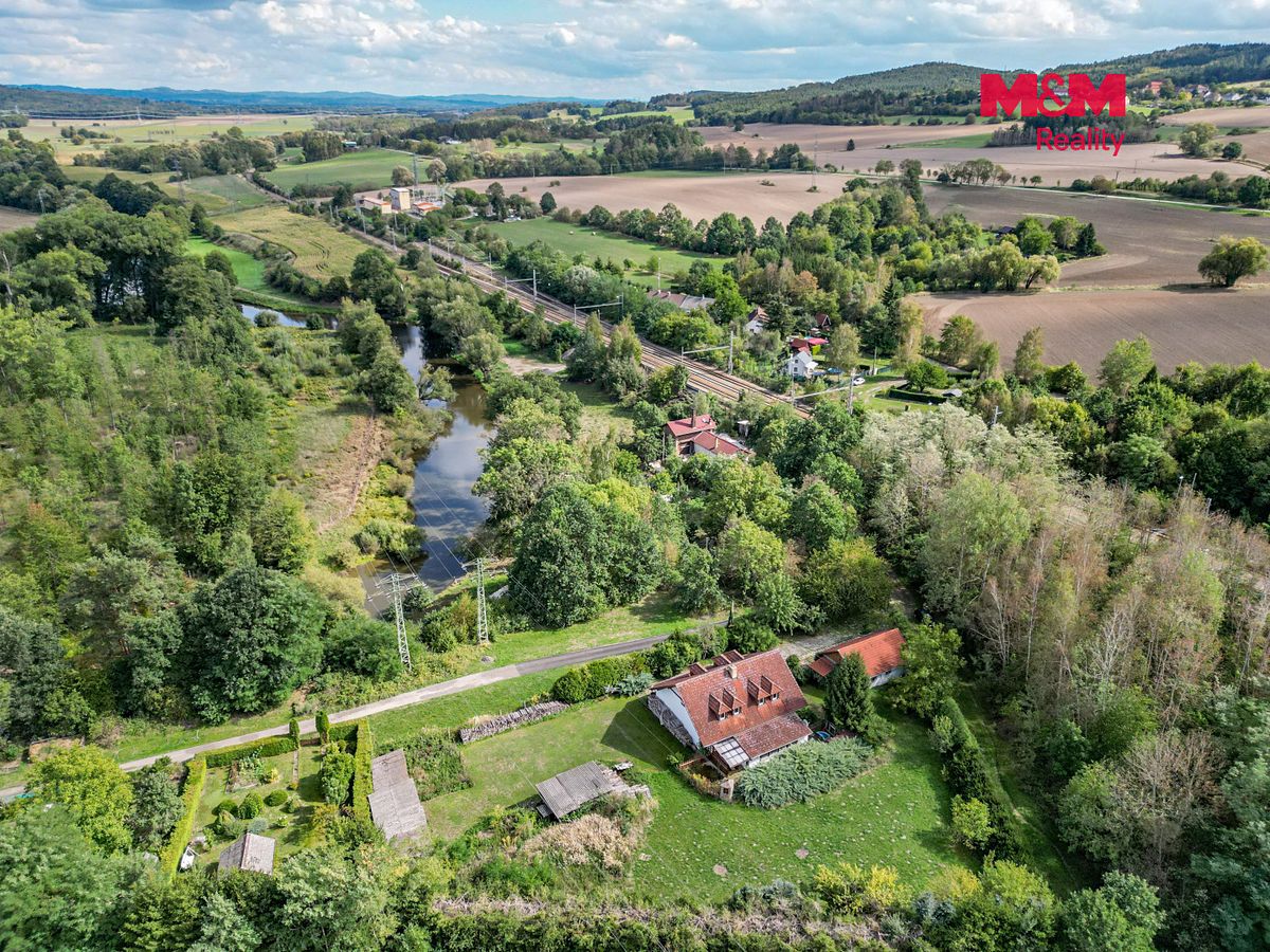 Prodej rodinného domu 273 m², pozemek 2829 m² – fotografie 3