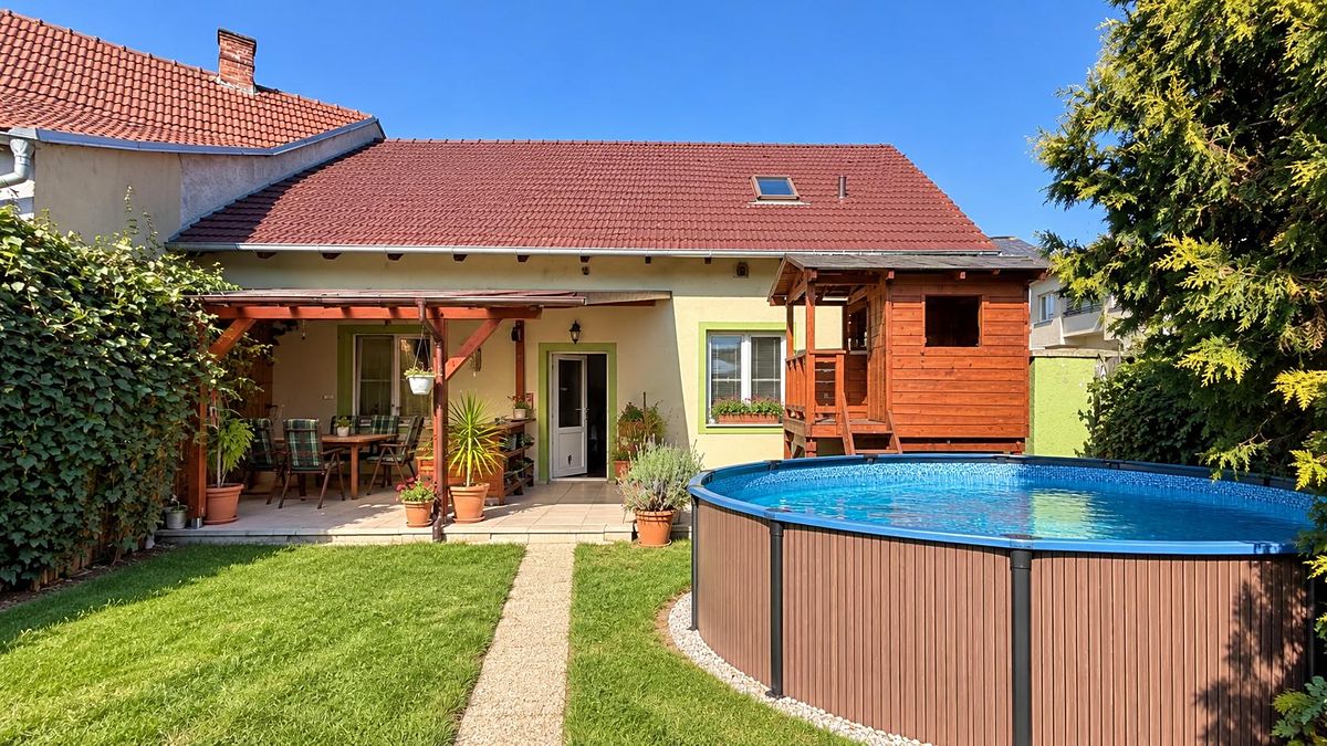 Prodej rodinného domu 112 m², pozemek 129 m² – fotografie 2