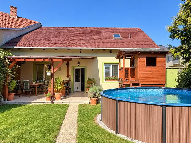 Prodej rodinného domu 112 m², pozemek 129 m², Rosice – náhled fotky 2