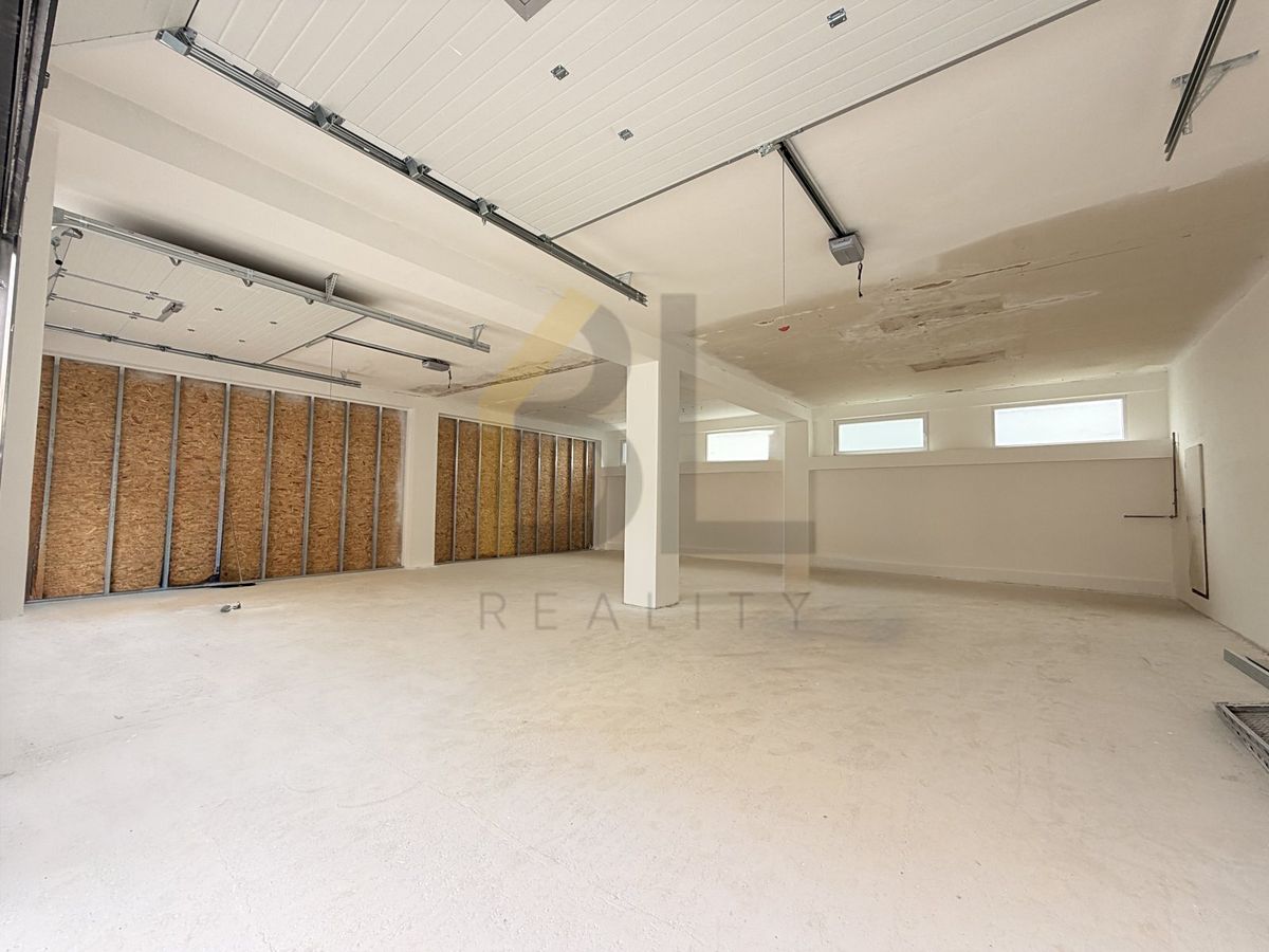 Pronájem skladového prostoru 144 m² – fotografie 2