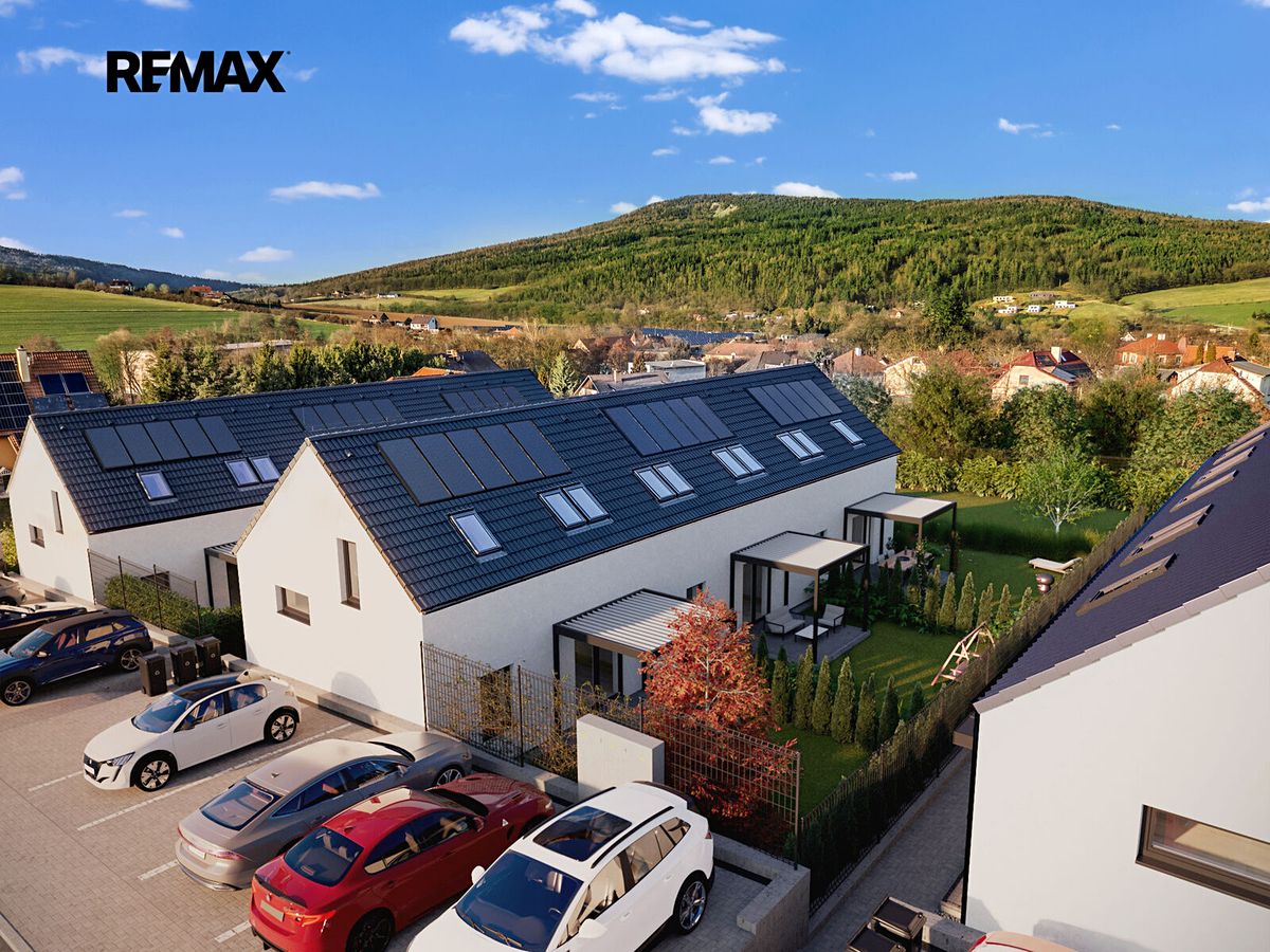 Prodej bytu 4+kk 91 m², Jince – fotka 1 z 3
