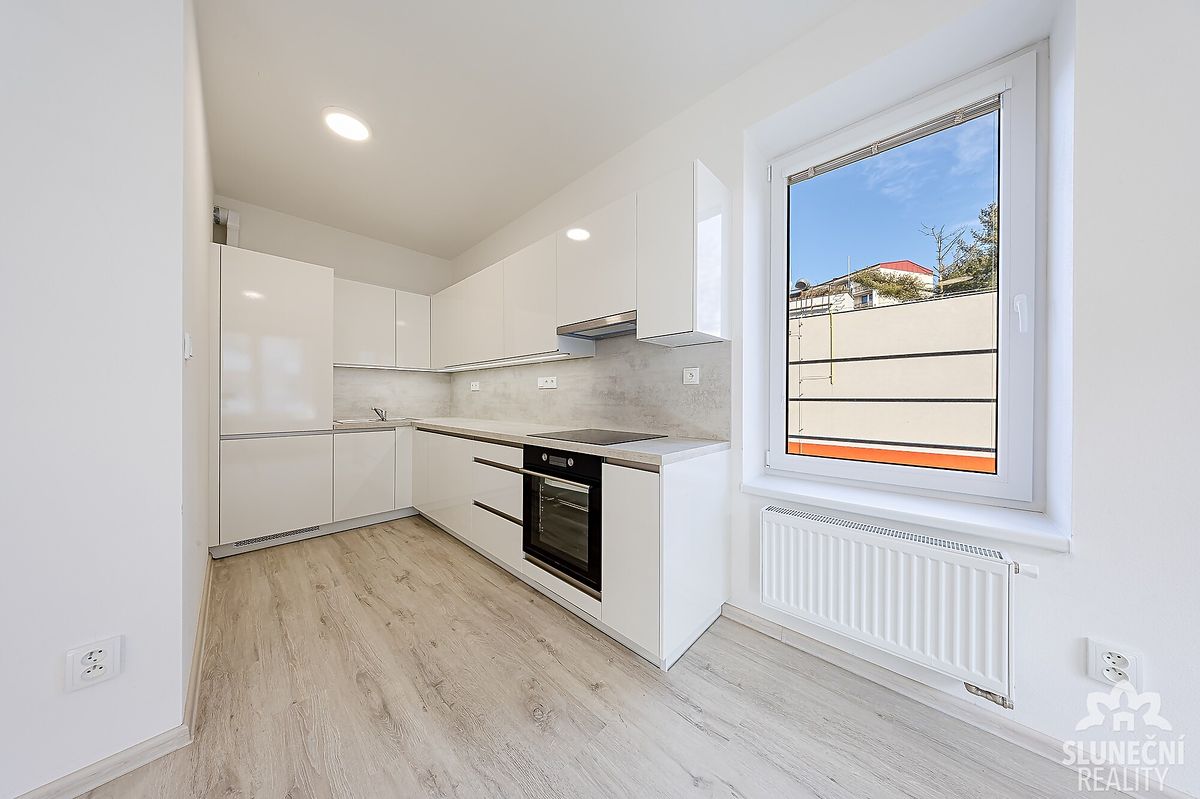 Pronájem bytu 2+kk 48 m² – fotografie 2