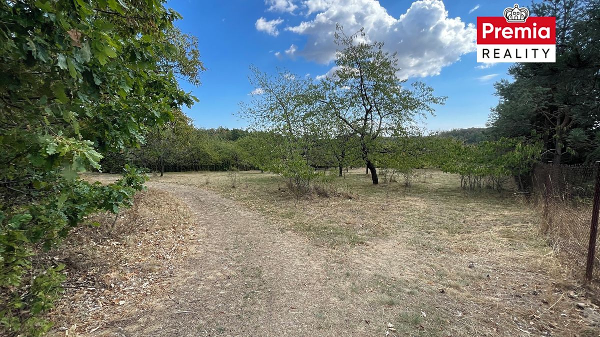 Prodej stavebního pozemku 1000 m²