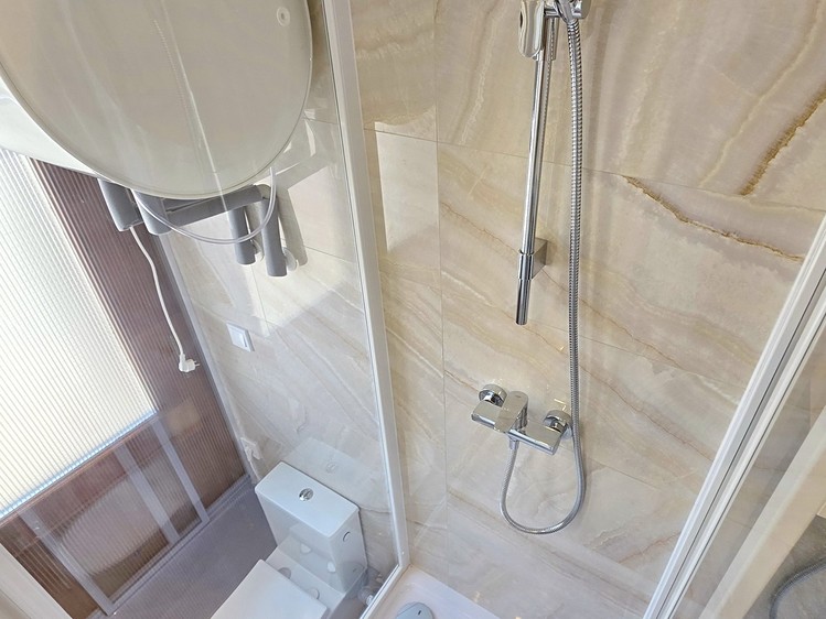 Комерційне приміщення на продаж, 16 м² (10 з 15)