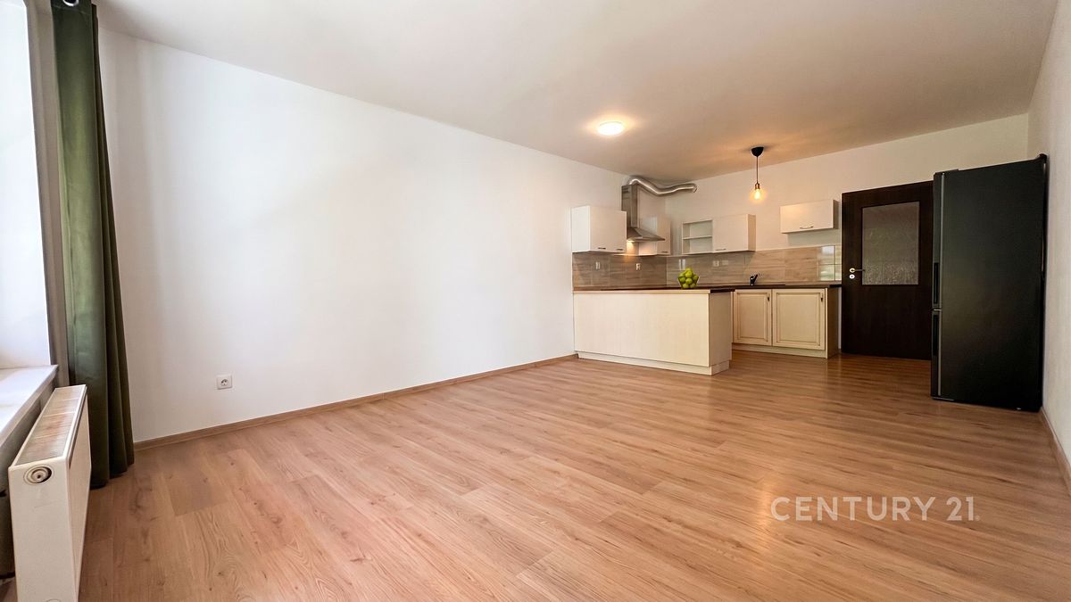 Pronájem bytu 1+kk 44 m² – fotografie 2
